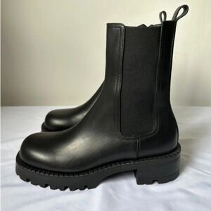 Woman Versace boot .